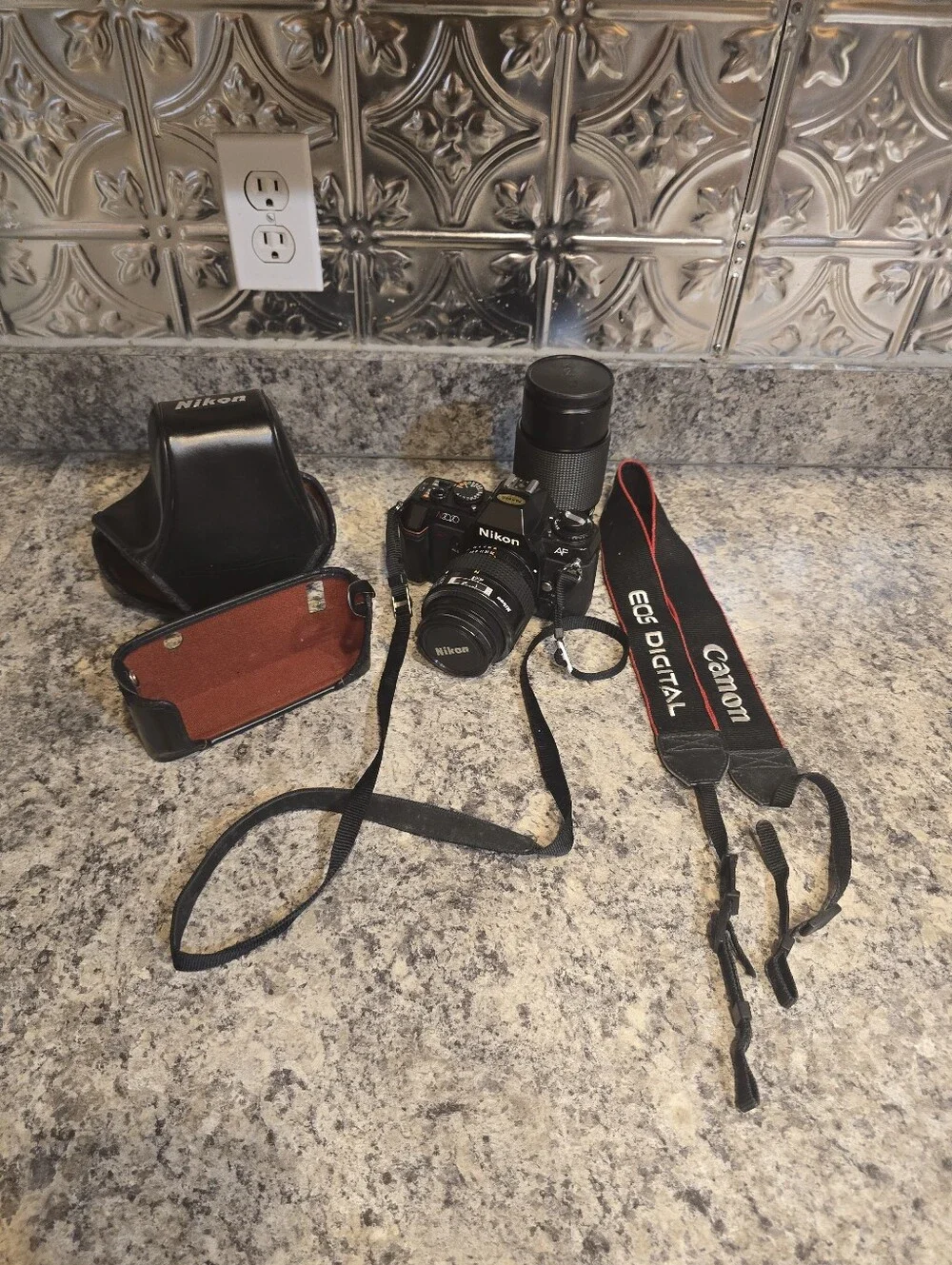 Nikon N2020 35mm Black Camera Lot (Case/Canon Strap Lenses Nikkor/Vivitar)
